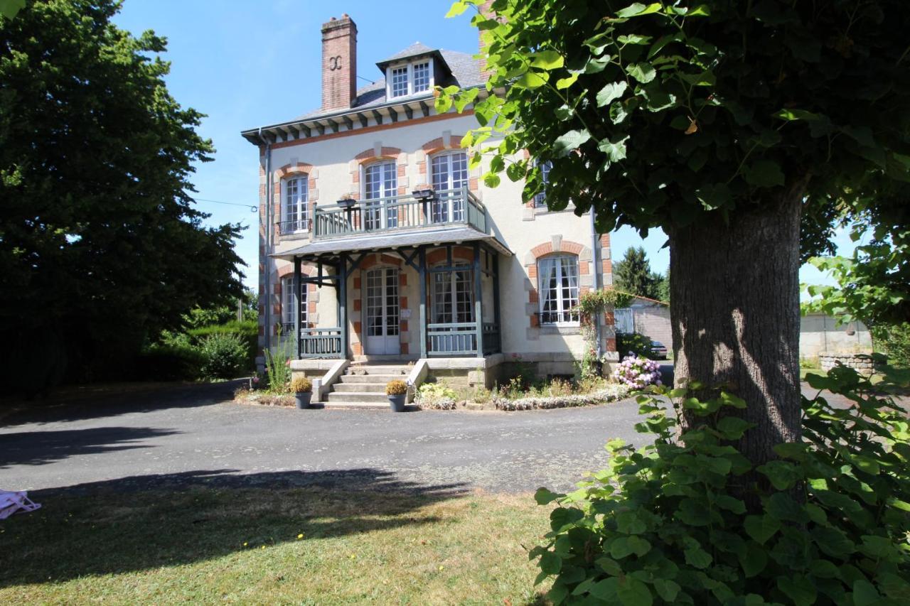 Bed and Breakfast Au Fil Du Temps Châlus Exterior foto