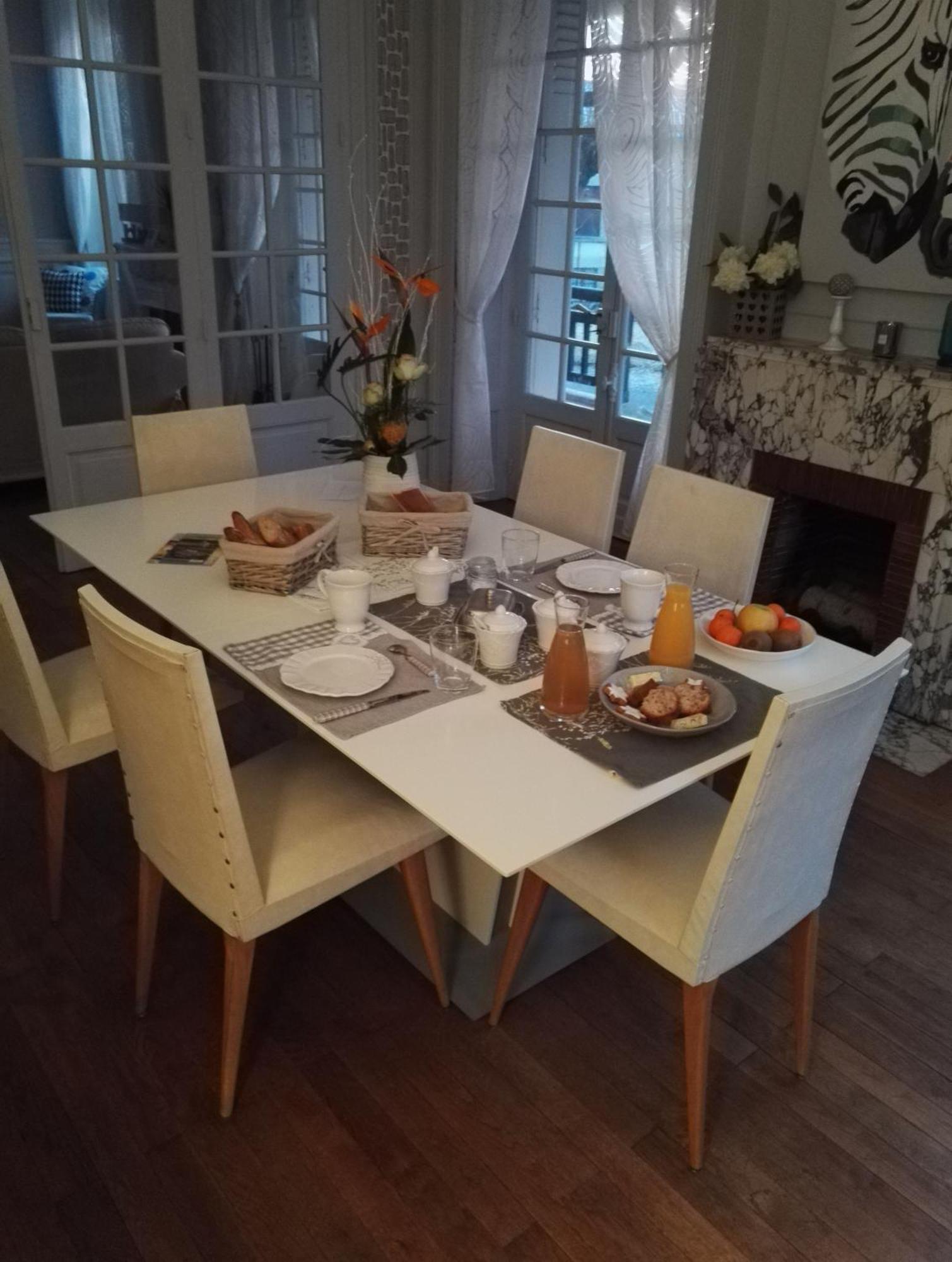 Bed and Breakfast Au Fil Du Temps Châlus Zimmer foto